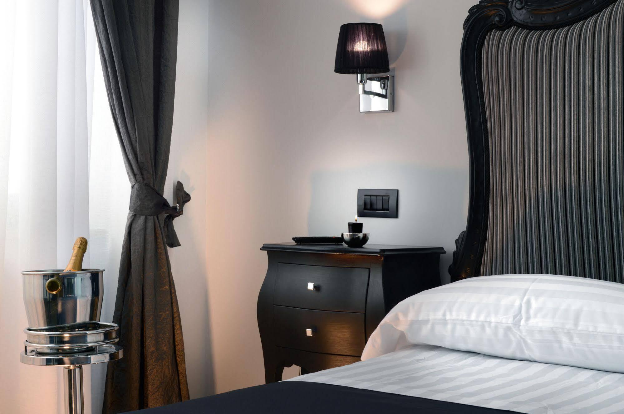 Barbarella Suite Napels Buitenkant foto