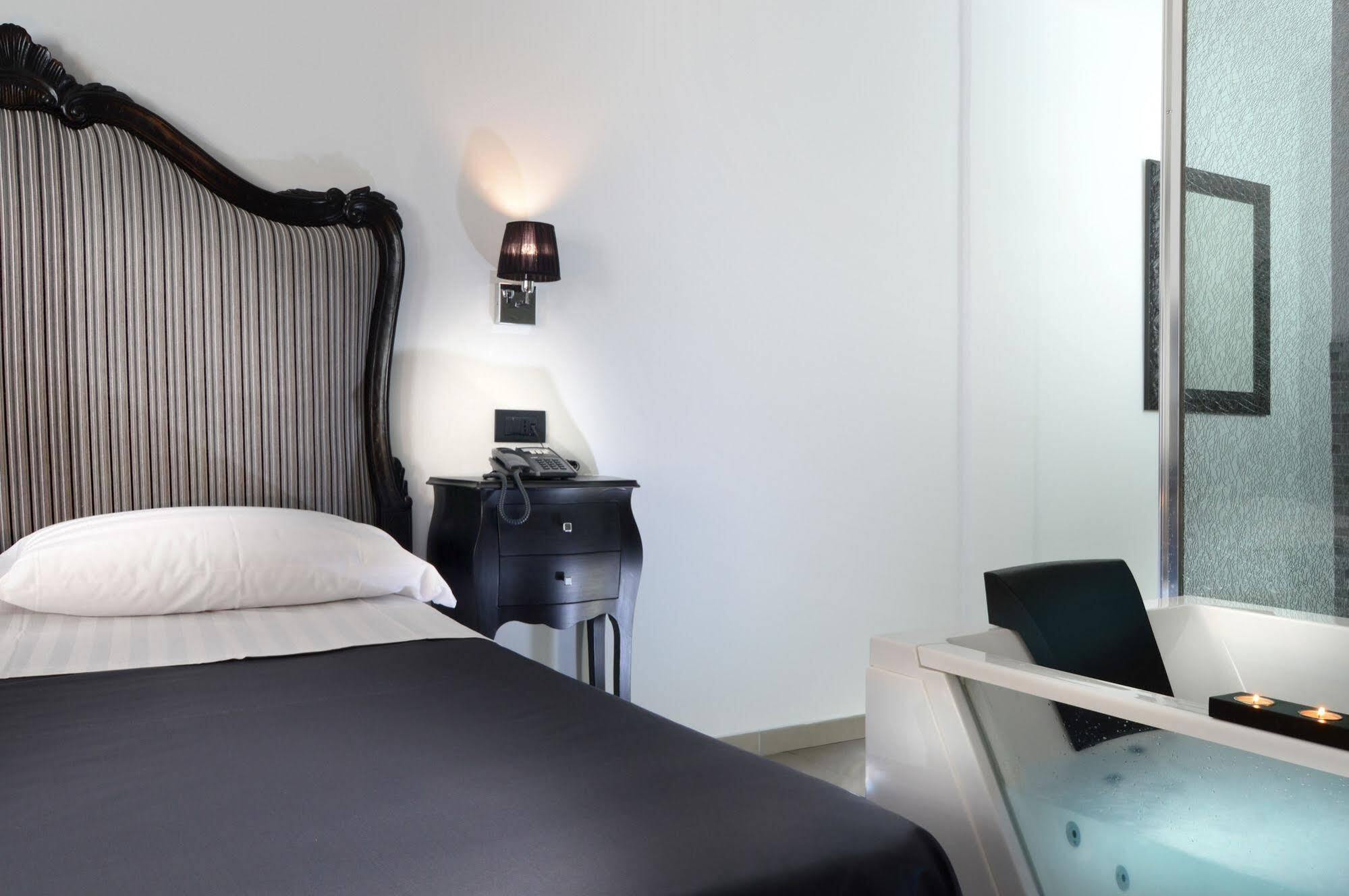 Barbarella Suite Napels Buitenkant foto