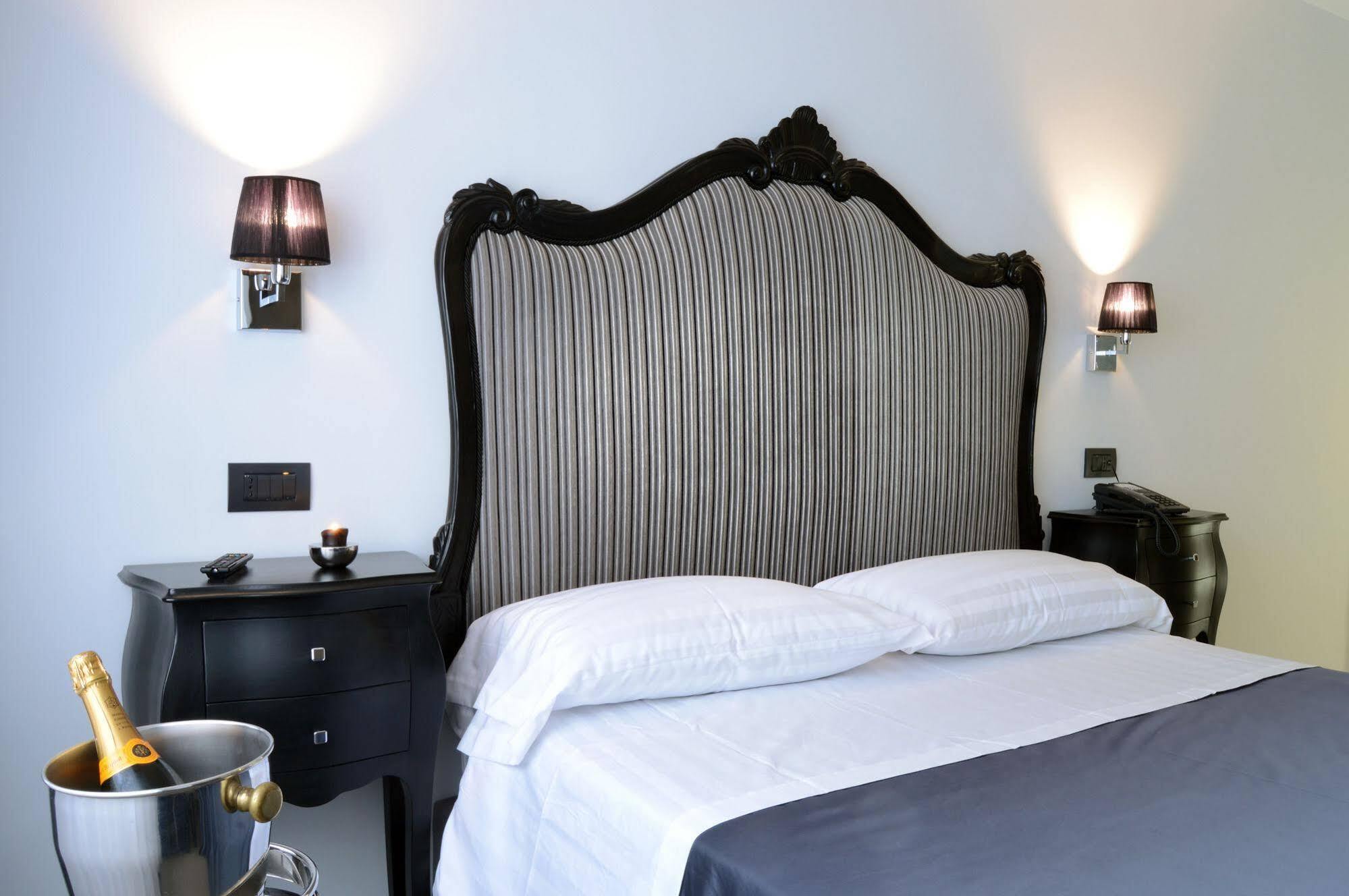 Barbarella Suite Napels Buitenkant foto